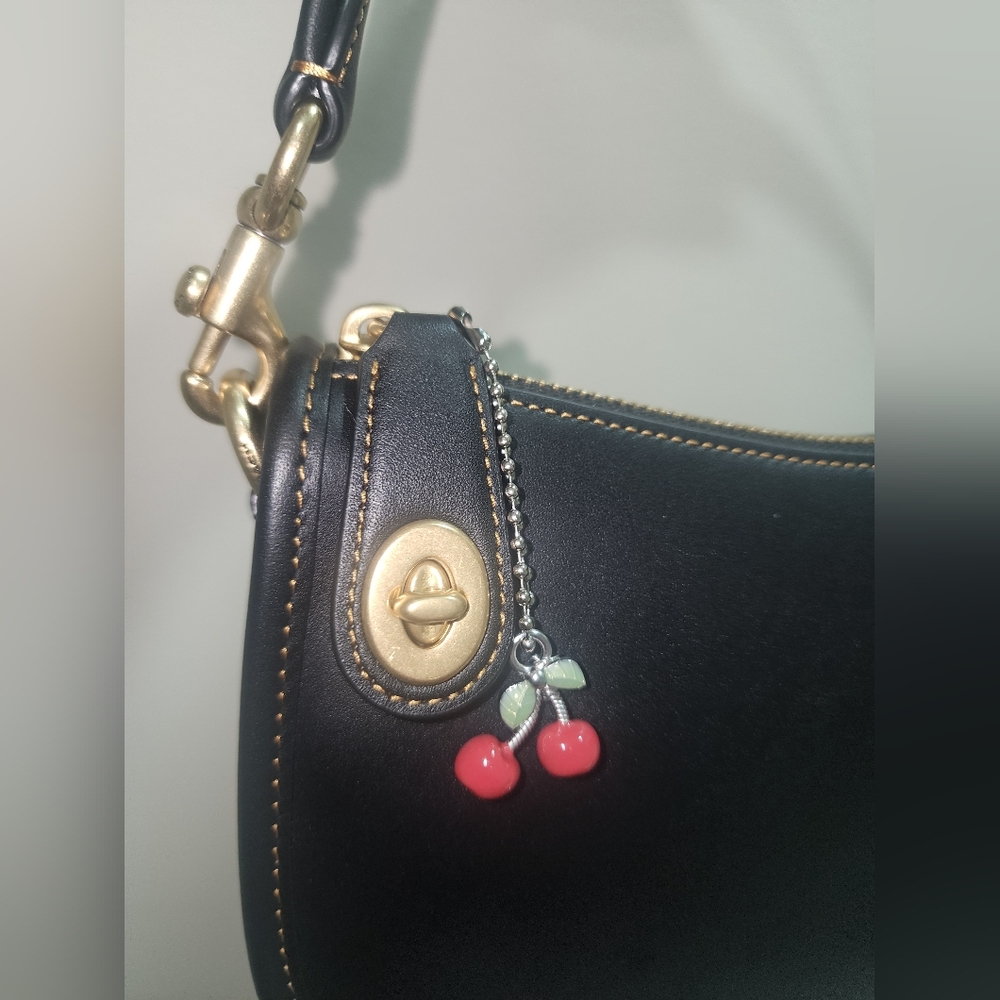 Coach RARE New York Exclusive Cherries Shoe Charm Wristlet Wallet Purse Cherry - Picture 4 of 6